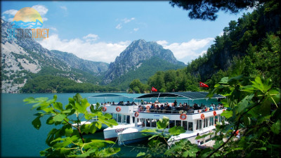 Green Canyon from Side