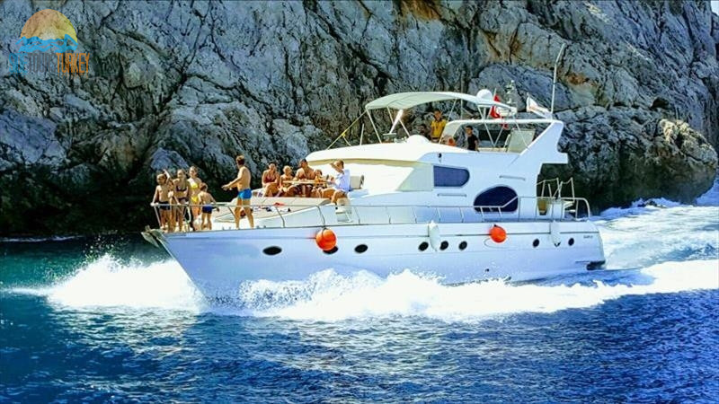 Private yacht charter in Side