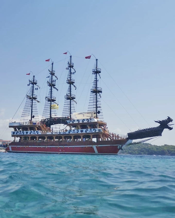 Pirates of Side